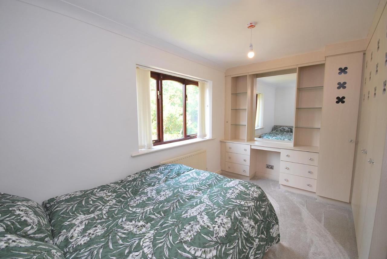 Lostock Entire And Exclusive Four Bed Detached Villa المظهر الخارجي الصورة