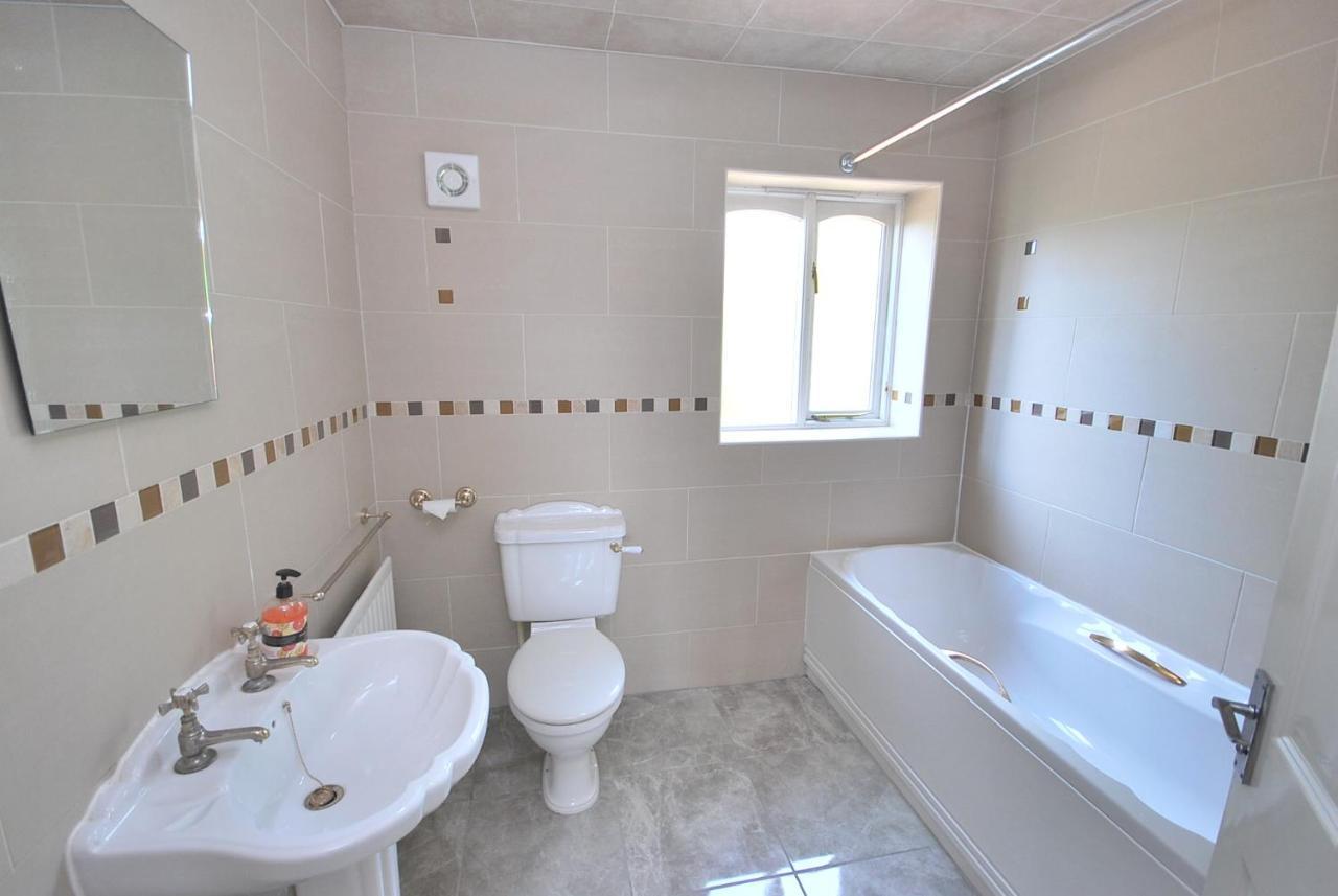 Lostock Entire And Exclusive Four Bed Detached Villa المظهر الخارجي الصورة