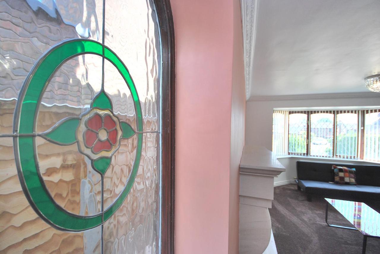 Lostock Entire And Exclusive Four Bed Detached Villa المظهر الخارجي الصورة
