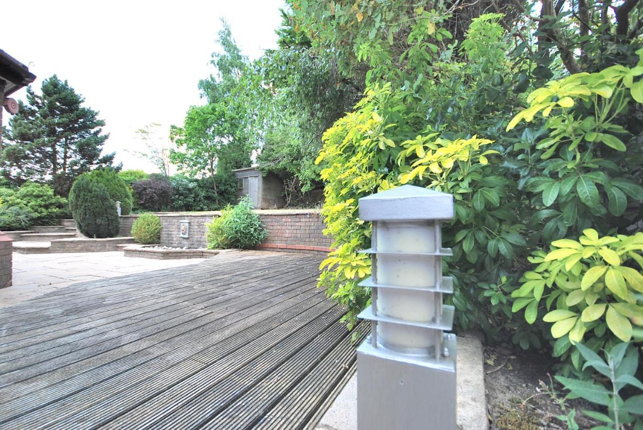 Lostock Entire And Exclusive Four Bed Detached Villa المظهر الخارجي الصورة
