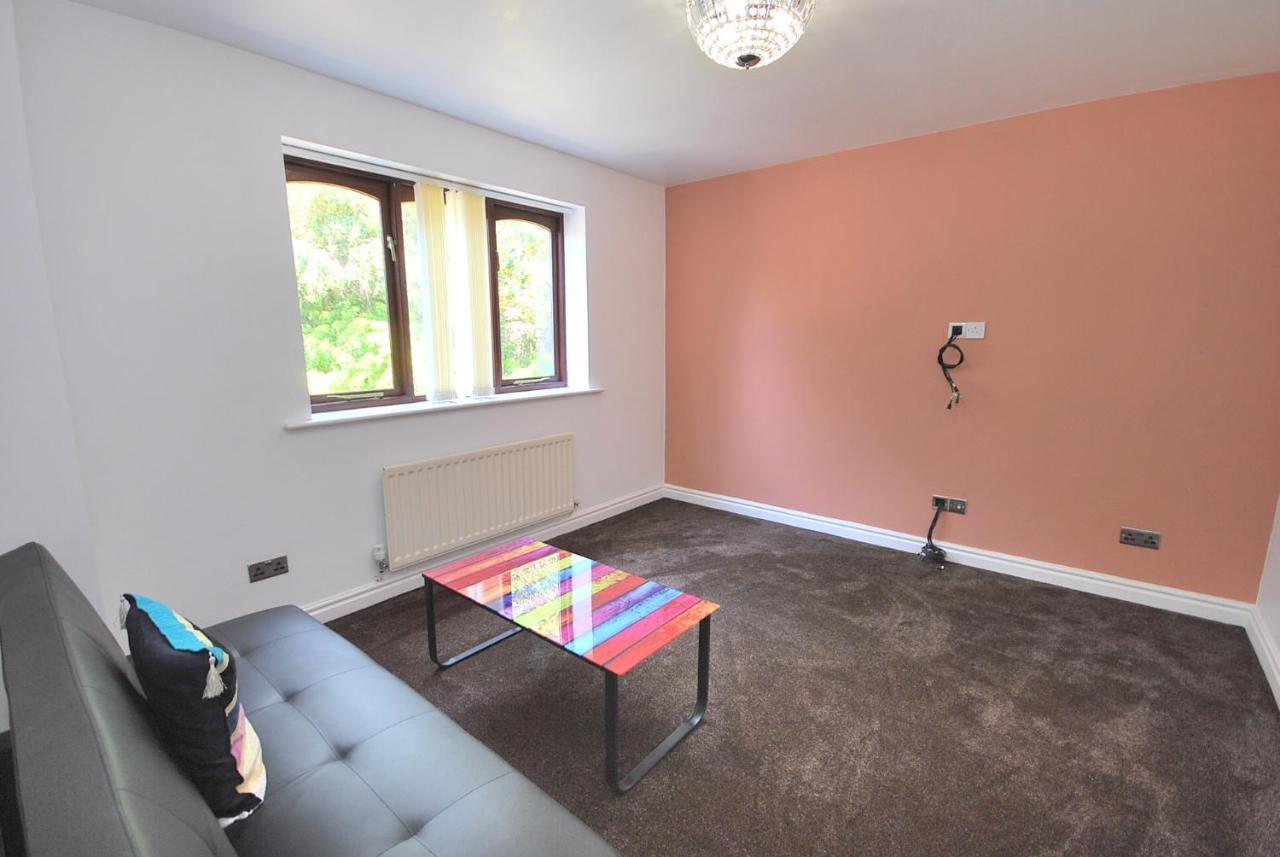 Lostock Entire And Exclusive Four Bed Detached Villa المظهر الخارجي الصورة