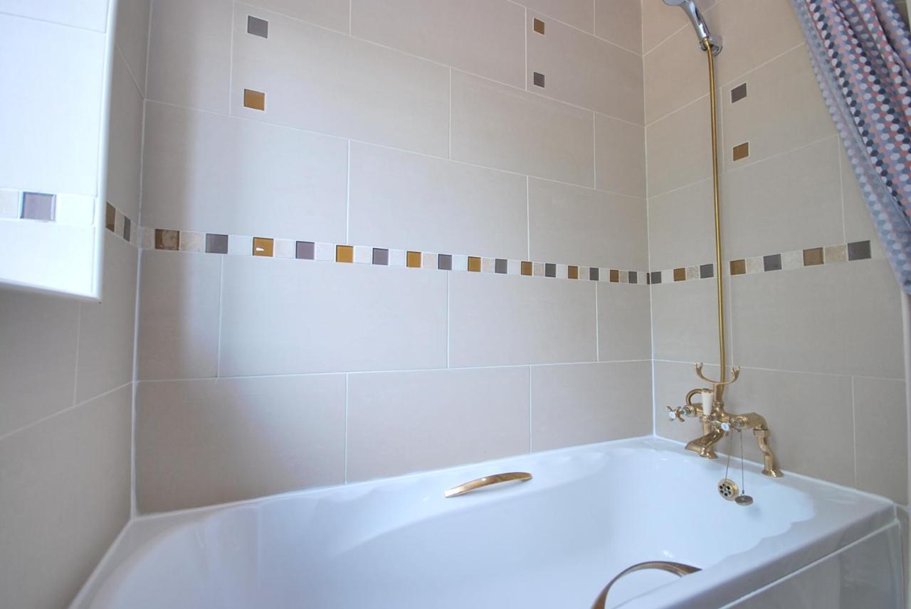 Lostock Entire And Exclusive Four Bed Detached Villa المظهر الخارجي الصورة
