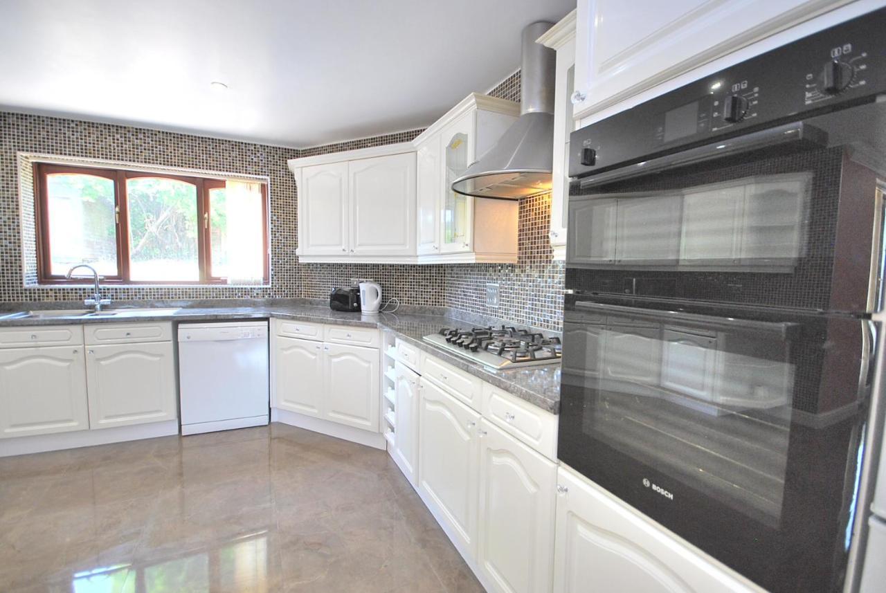 Lostock Entire And Exclusive Four Bed Detached Villa المظهر الخارجي الصورة