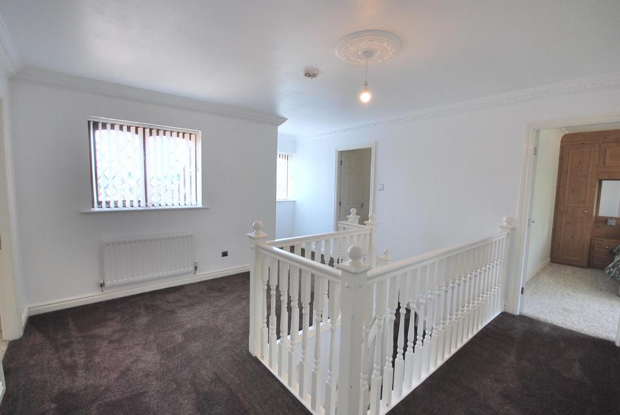 Lostock Entire And Exclusive Four Bed Detached Villa المظهر الخارجي الصورة